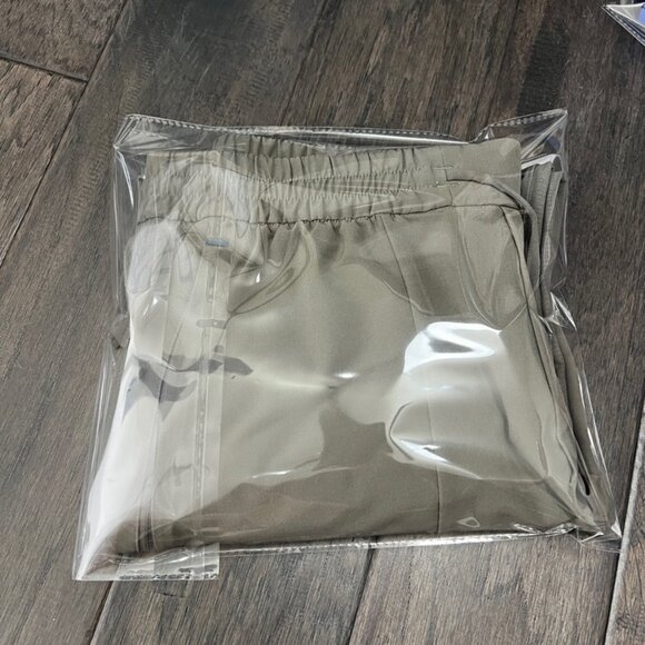 Lululemon NWOT License to Train Jogger Carbon Dust - Picture 11 of 11